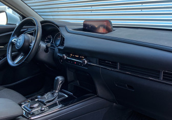 Подержанный автомобиль Mazda CX-30 2021 года (9 фото)