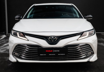 Подержанный автомобиль Toyota Camry Sedan 2018 года (2 фото)