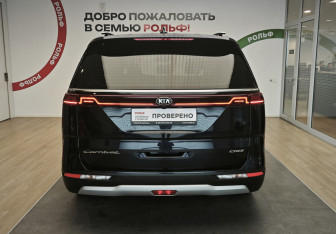 Подержанный автомобиль Kia Carnival 2021 года (5 фото)