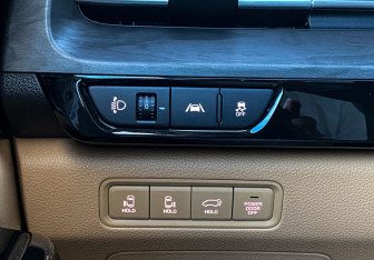 Подержанный автомобиль Kia Carnival 2021 года (23 фото)