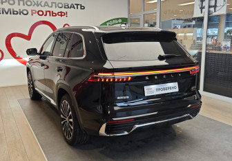 Подержанный автомобиль Geely Monjaro 2024 года (6 фото)