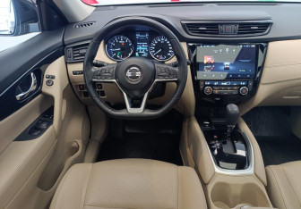 Подержанный автомобиль Nissan X-Trail 2019 года (11 фото)