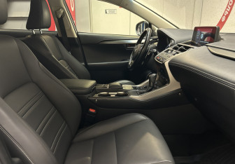 Подержанный автомобиль Lexus NX 2018 года (10 фото)