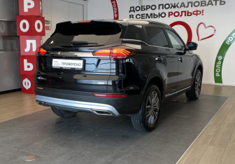 Подержанный автомобиль Geely Atlas Pro 2022 года (4 фото)
