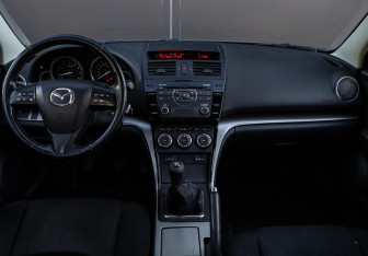 Подержанный автомобиль Mazda 6 Liftback 2010 года (9 фото)