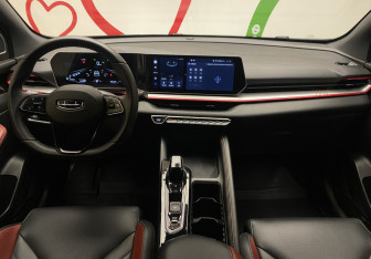 Подержанный автомобиль Geely Coolray 2023 года (11 фото)