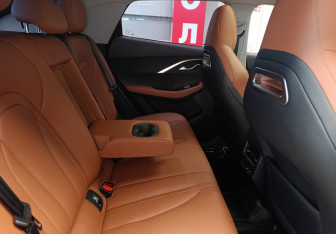 Подержанный автомобиль Omoda C5 2023 года (8 фото)