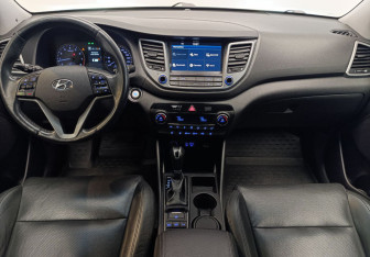 Подержанный автомобиль Hyundai Tucson 2017 года (10 фото)