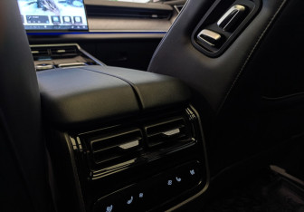 Подержанный автомобиль Chery Tiggo 9 2024 года (13 фото)