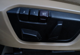 Подержанный автомобиль BMW X3 2015 года (16 фото)