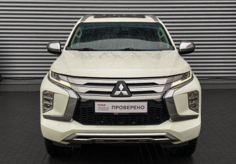 Подержанный автомобиль Mitsubishi Montero Sport 2022 года (2 фото)