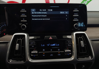 Подержанный автомобиль Kia Sorento 2022 года (21 фото)