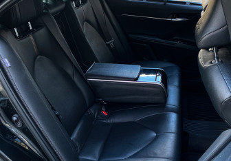 Подержанный автомобиль Toyota Camry Sedan 2023 года (12 фото)