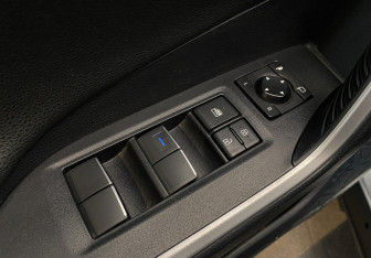 Подержанный автомобиль Changan UNI-V 2024 года (14 фото)