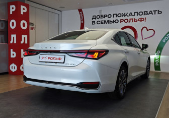 Новый Lexus ES 2025 (4 фото)