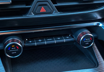 Подержанный автомобиль Geely Tugella 2024 года (18 фото)