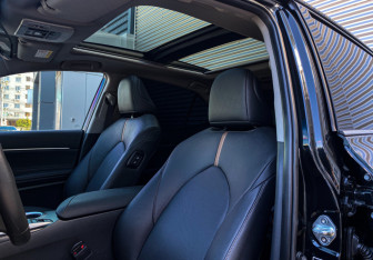 Подержанный автомобиль Toyota Camry Sedan 2023 года (29 фото)