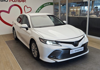 Подержанный автомобиль Toyota Camry Sedan 2018 года (3 фото)