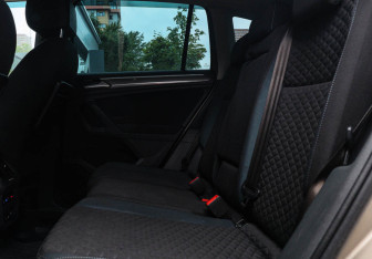Подержанный автомобиль Volkswagen Tiguan 2019 года (8 фото)
