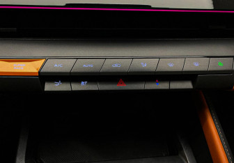 Подержанный автомобиль Changan UNI-V 2023 года (19 фото)