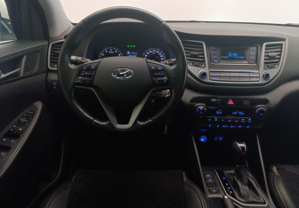Подержанный автомобиль Hyundai Tucson 2016 года (10 фото)