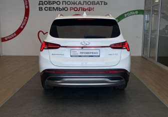Подержанный автомобиль Hyundai Santa Fe 2021 года (5 фото)