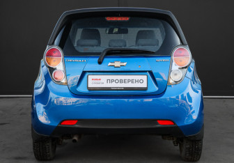 Подержанный автомобиль Chevrolet Spark 2011 года (5 фото)