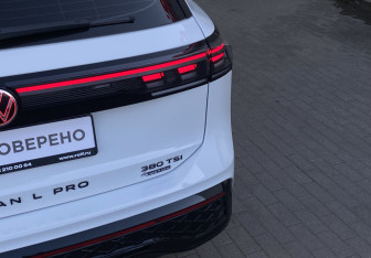 Подержанный автомобиль Volkswagen Tiguan 2025 года (8 фото)