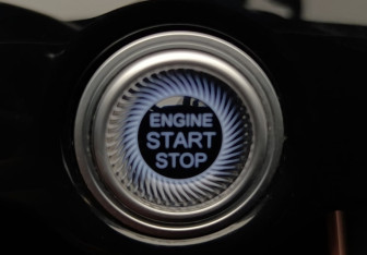 Подержанный автомобиль Omoda C5 2024 года (11 фото)