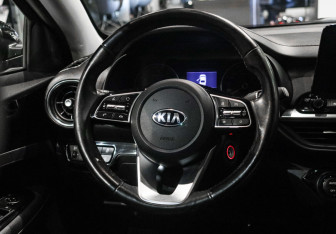 Подержанный автомобиль Kia Cerato Sedan 2020 года (11 фото)