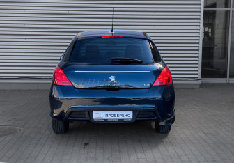 Подержанный автомобиль Peugeot 308 Hatchback 2011 года (5 фото)