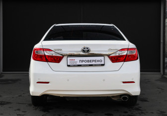 Подержанный автомобиль Toyota Camry Sedan 2013 года (5 фото)