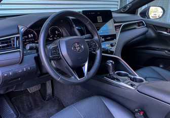 Подержанный автомобиль Toyota Camry Sedan 2023 года (17 фото)