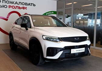 Подержанный автомобиль Geely Tugella 2022 года (3 фото)
