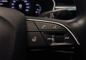 Подержанный автомобиль Audi Q3 2020 года (16 фото)