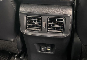 Подержанный автомобиль Toyota RAV4 2022 года (13 фото)