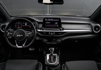 Подержанный автомобиль Kia Cerato Sedan 2021 года (10 фото)