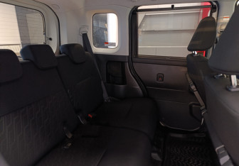 Подержанный автомобиль Toyota Tank 2019 года (7 фото)