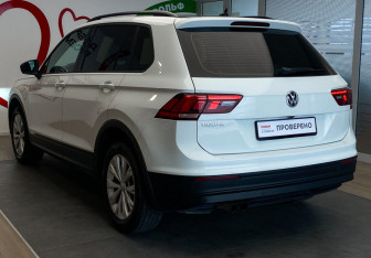 Подержанный автомобиль Volkswagen Tiguan 2019 года (6 фото)
