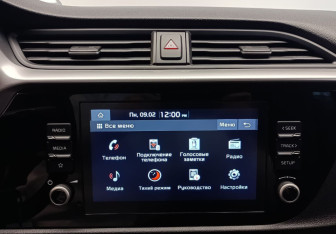 Подержанный автомобиль Kia Rio Hatchback 2021 года (22 фото)