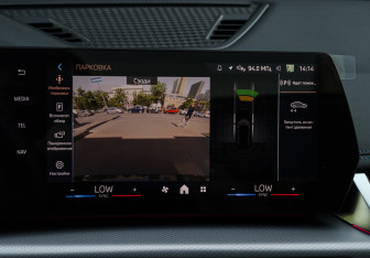 Подержанный автомобиль BMW X1 2025 года (24 фото)