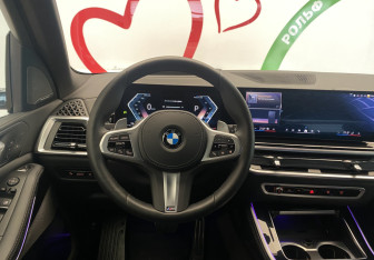 Подержанный автомобиль BMW X5 2025 года (14 фото)