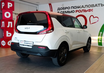 Подержанный автомобиль Kia Soul 2022 года (4 фото)