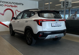 Подержанный автомобиль Kia Seltos 2024 года (6 фото)