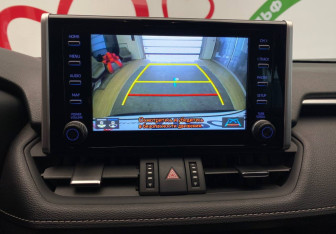 Подержанный автомобиль Toyota RAV4 2021 года (17 фото)