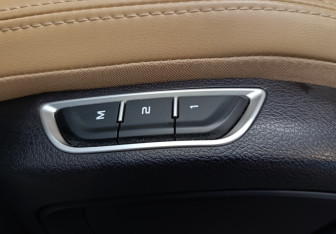 Подержанный автомобиль Geely Okavango 2023 года (16 фото)