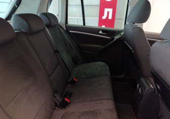 Подержанный автомобиль Volkswagen Tiguan 2012 года (8 фото)