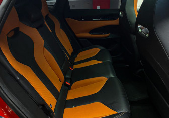 Подержанный автомобиль Changan UNI-V 2023 года (8 фото)