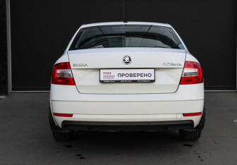 Подержанный автомобиль Skoda Octavia Liftback 2017 года (5 фото)
