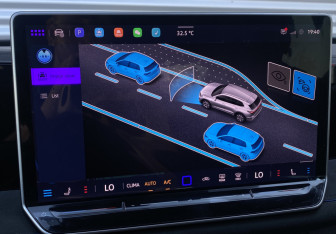 Подержанный автомобиль Volkswagen Tiguan 2025 года (26 фото)